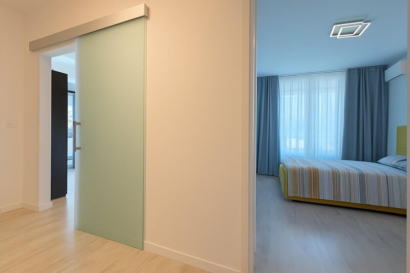 Panoramic Apartments, apartament cu vedere spectaculoasa catre padure, parcare subterana inclusa.